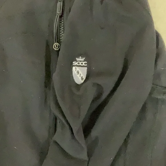 EUC woman’s Lululemon zip up jacket - Picture 4 of 7